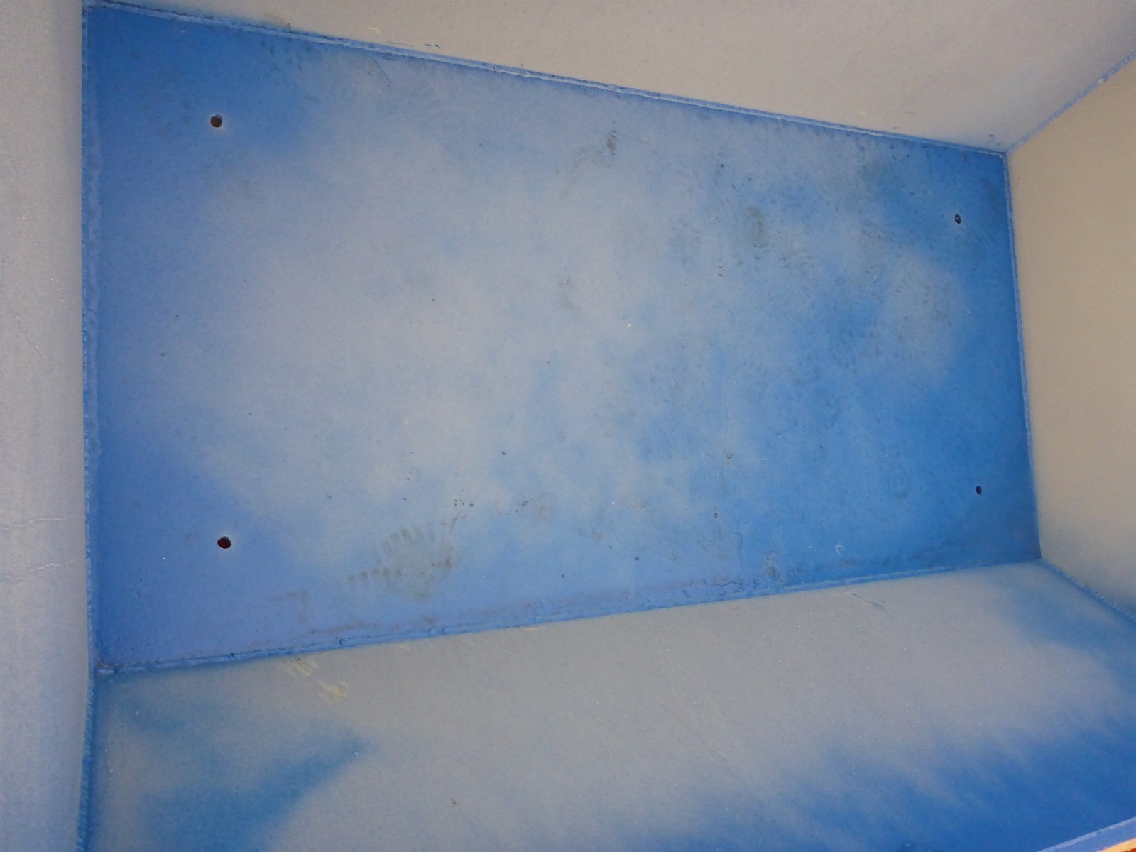 Tippe container med BM fester Redskapsfester og Sveisegrinder Ørmen